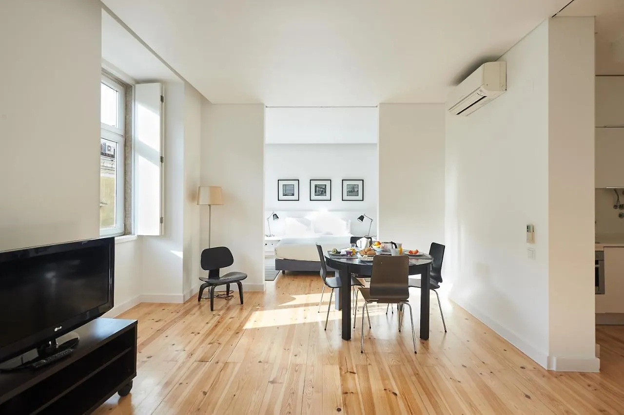 Hello Lisbon Terreiro Do Paco Apartments 0*,