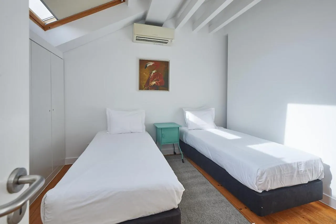 Hello Lisbon Terreiro Do Paco Apartments 0*,