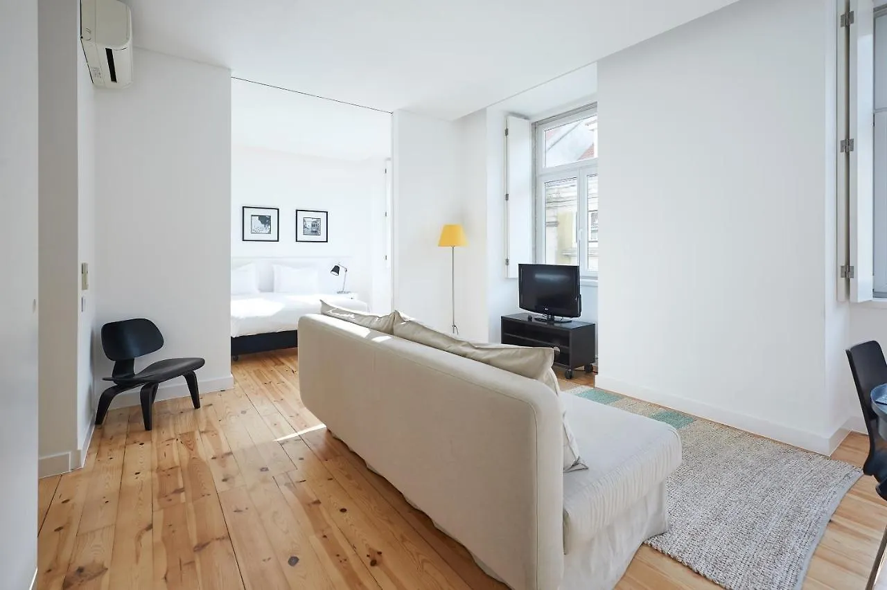 Hello Lisbon Terreiro Do Paco Apartments 0*,